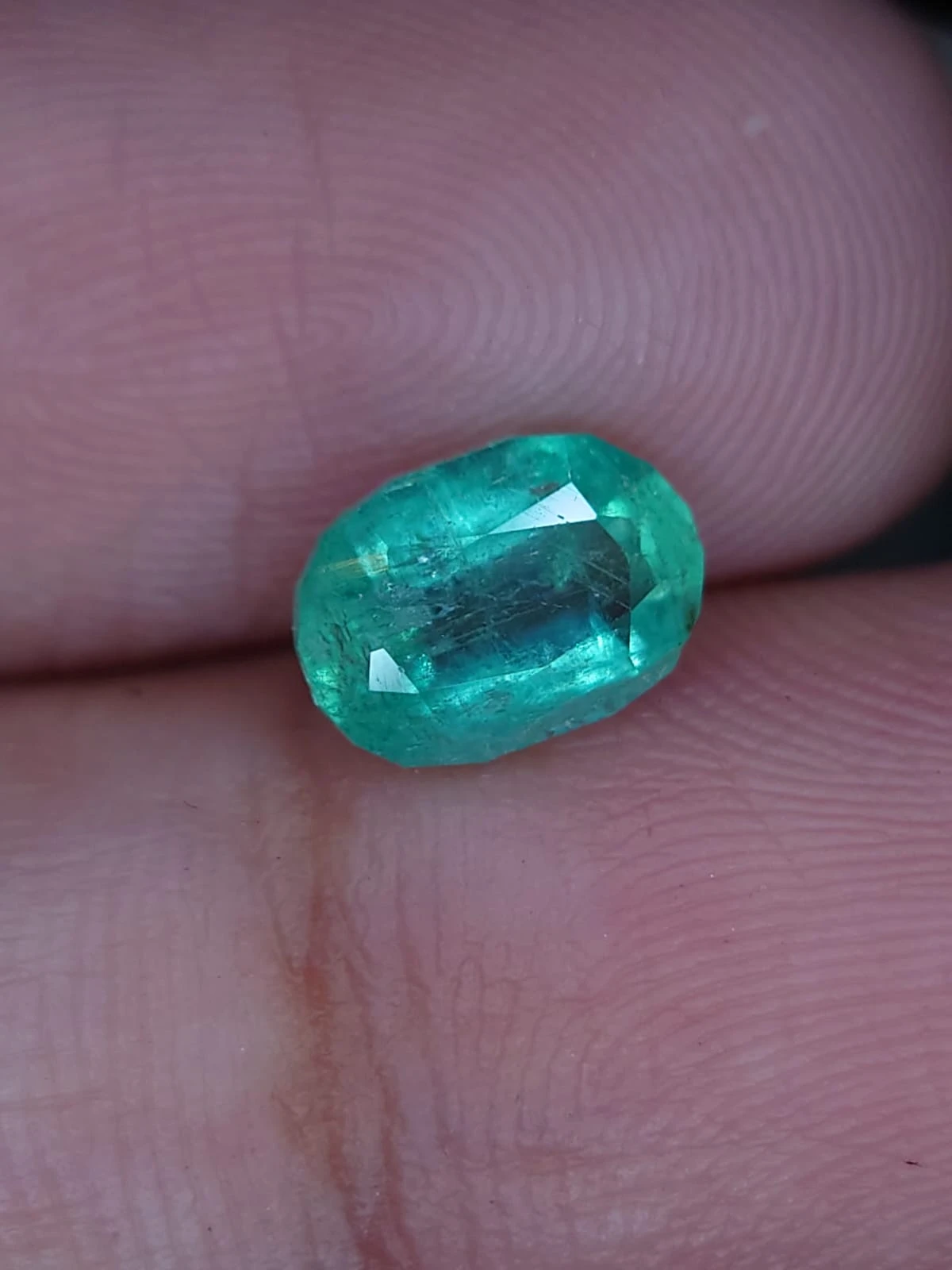 1.1ct Oval Faceted Natural Pamjshir Emerald from Afghanistan — view 3